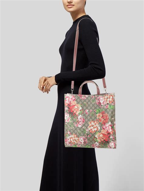 Gucci GG Supreme Blooms Soft Vertical Tote 